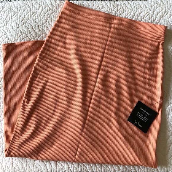 Lulu Slit Bodycon Skirt - Picture 4 of 4